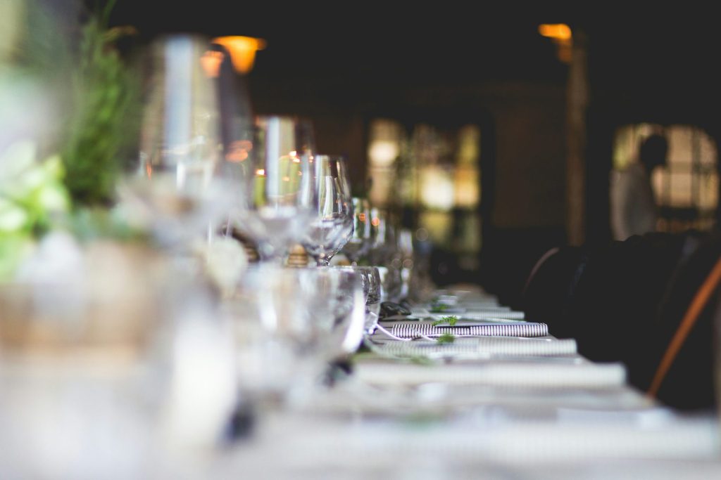 table décorée et nappée